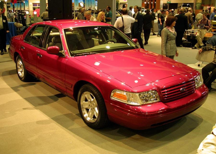  Ford Crown Victoria 1998 года  (фото 3 из 161)